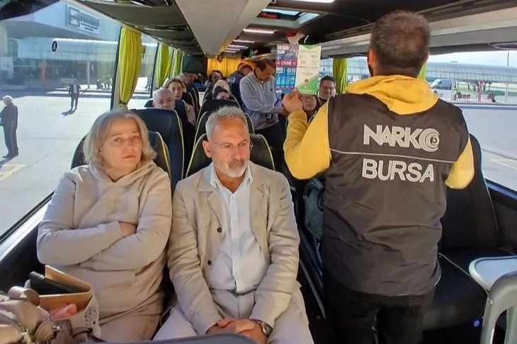 Bursa'da narkotik polisi 5 günde 6 bin 904 kişiyi bilgilendirdi -