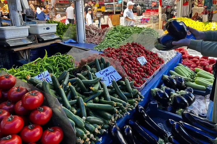 Bursa’da pazarın nabzı “Tuz Pazarında’’ atıyor -