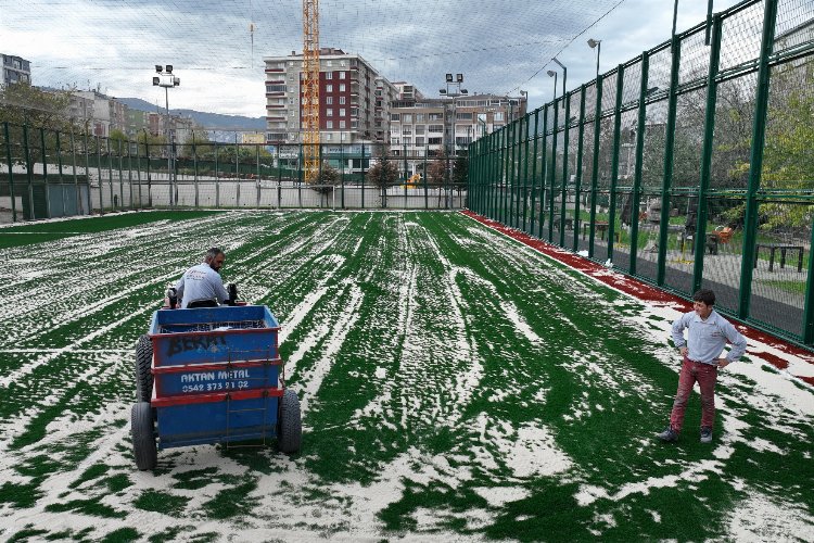 Bursa'da saha ve zeminler spora elverişli hale getiriliyor -