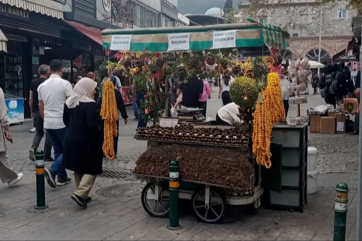 Bursa’da sokakta kestane kebabı kültürü canlılığını koruyor -