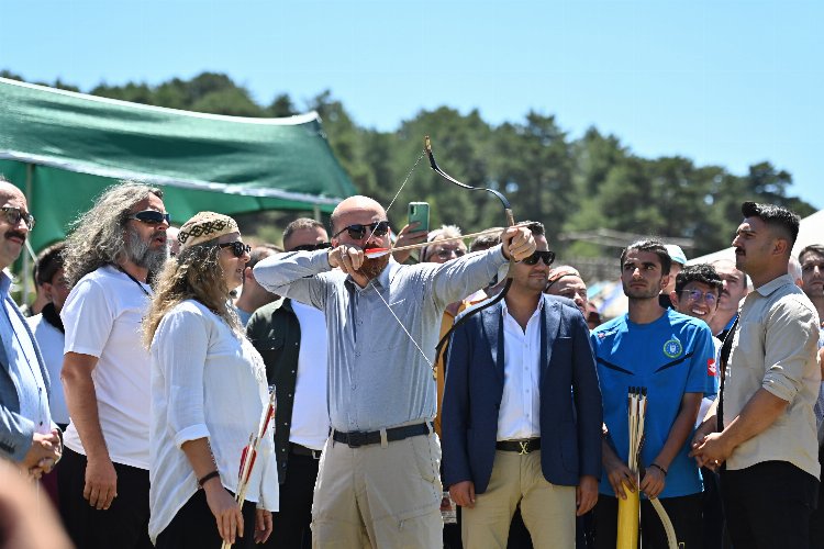 Bursa’da Türk Dünyası Ata Sporları Şenliği coşkusu -