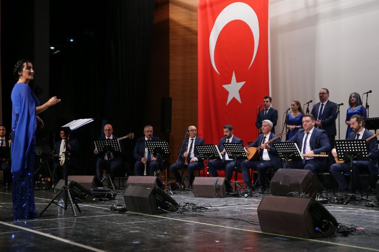 Bursa'da türkülerle Cumhuriyet coşkusu -