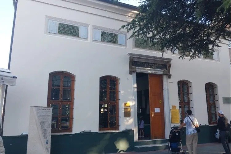 Bursa'da Üftade Türbesi turist akınına uğramaya devam ediyor -