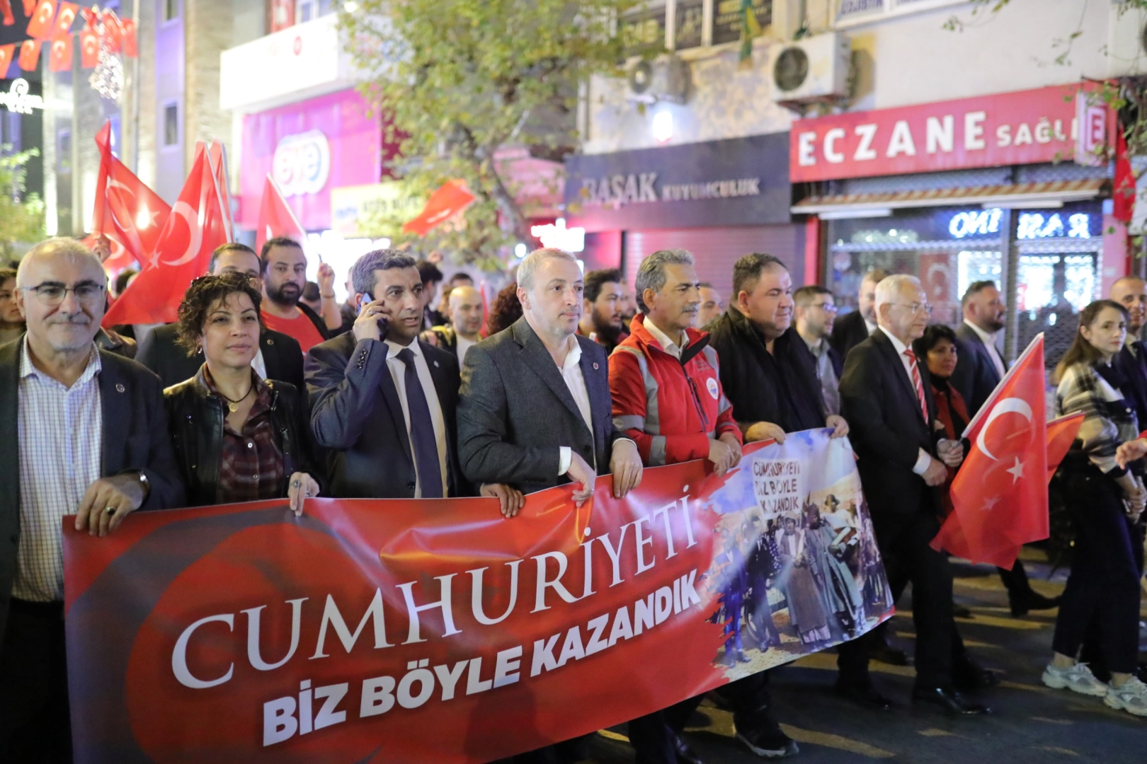 Bursa Gemlik'te 101. yıl coşkusu -