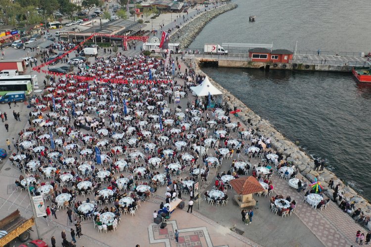 Bursa Gemlik'te denize nazır iftar -