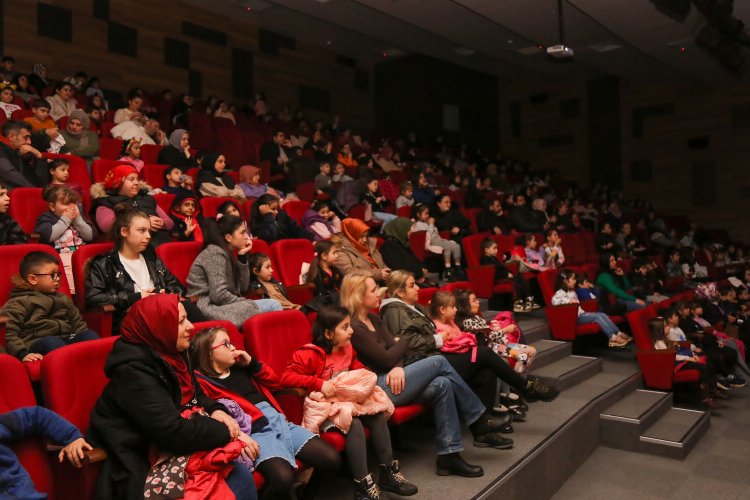 Bursa Gürsu'da ücretsiz sinema ve tiyatro keyfi -