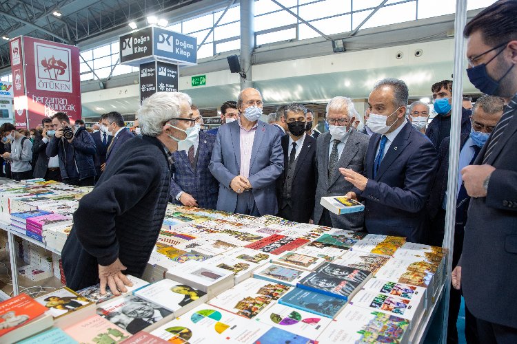 Bursa Kitap Fuarı'na yoğun ilgi