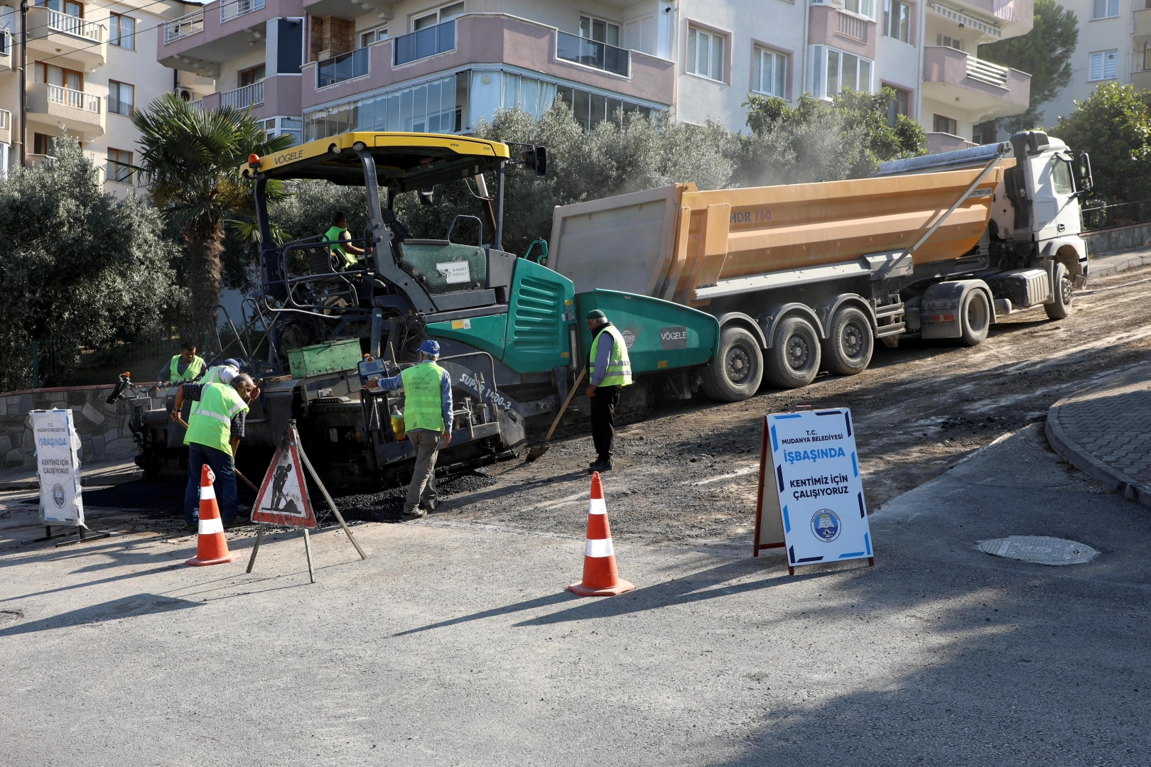 Bursa Mudanya'da yollara yerel bakım -