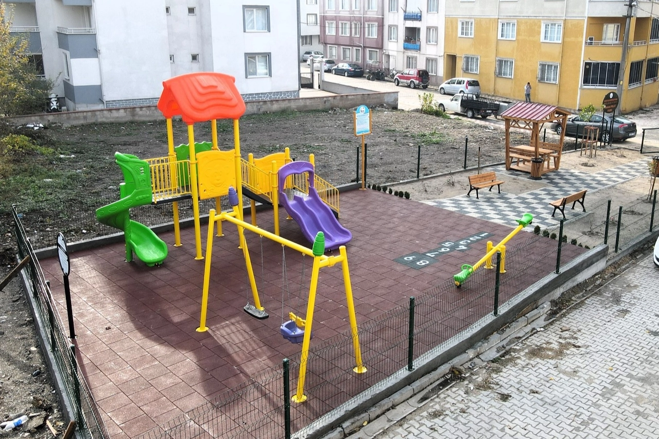 Bursa Mustafakemalpaşa'da çocuklara yeni park -