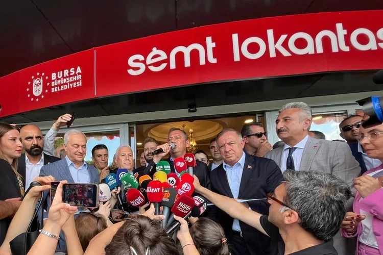 Bursa'nın ilk semt lokantası Özgür Özel'in katılımıyla açıldı -