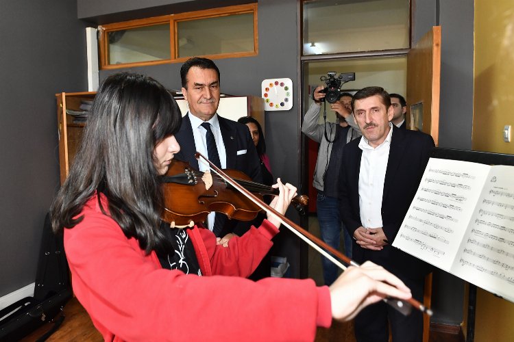 Bursa Osmangazi'de Başkan Dündar’dan sanat dolu ziyaret -