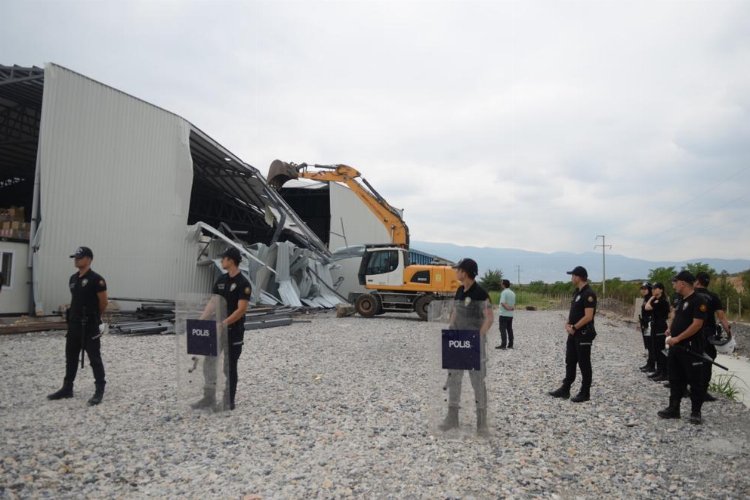 Bursa Osmangazi'de kaçaklar yıkılıyor tarım kazanıyor -