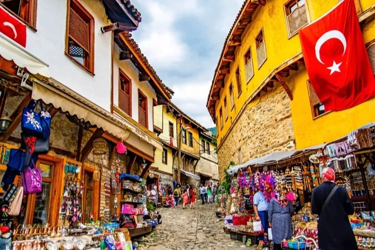 Bursa, turistlerin ilgi odağı olmaya devam ediyor -