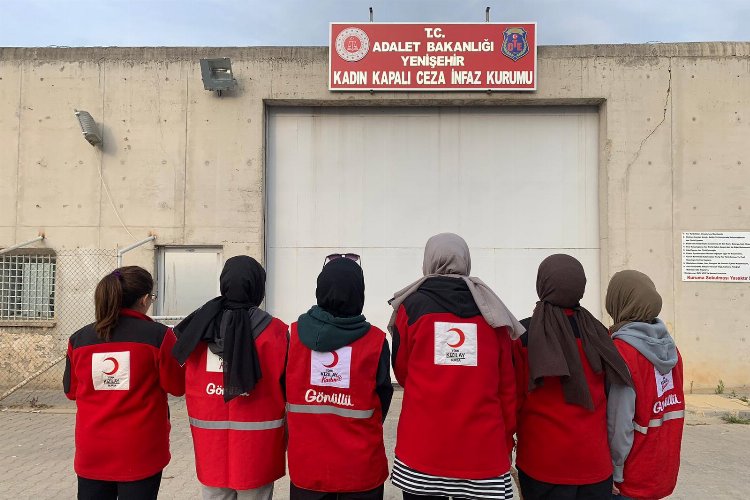 Bursa Yenişehir'de cezaevindeki çocukların hayallerine Kızılay imzası -