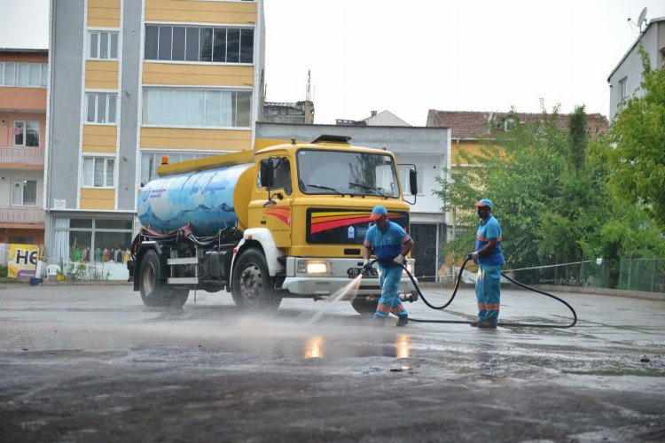 Bursa Yıldırım'da bayram sonrası yoğun temizlik -