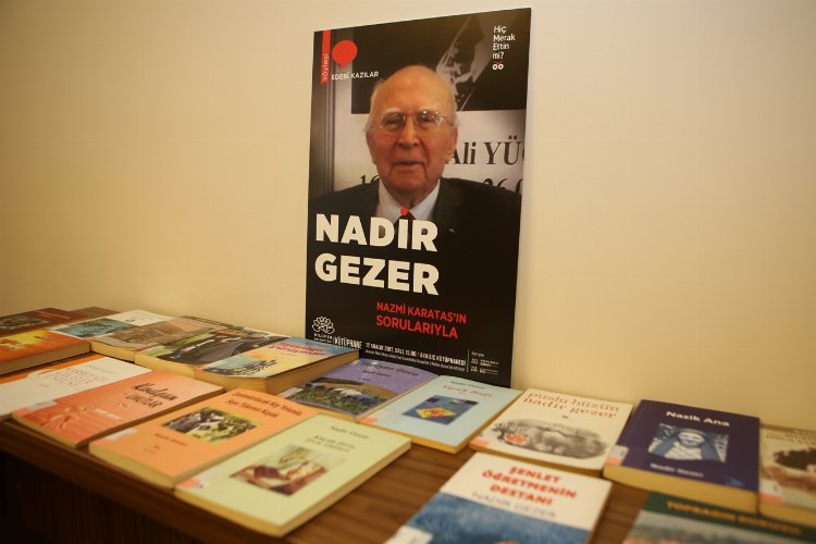 Bursalı yazar Nadir Gezer'in kitapları Nilüfer'e bağışlandı -