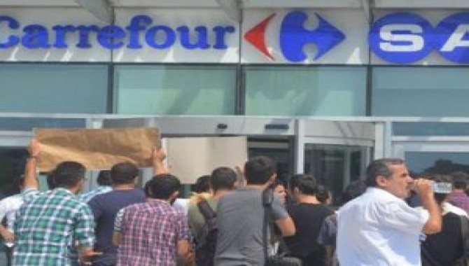 ÇAYIROVA CARREFOUR'DA İŞÇİ KIYIMI