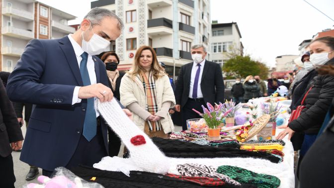 Çayırova’lı kadınlara el işi ürünleri satış noktası