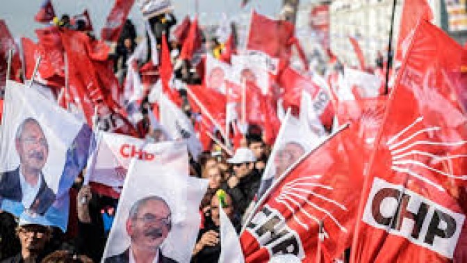 CHP’DE ADAYLAR GERİ ÇEKİLEBİLİR