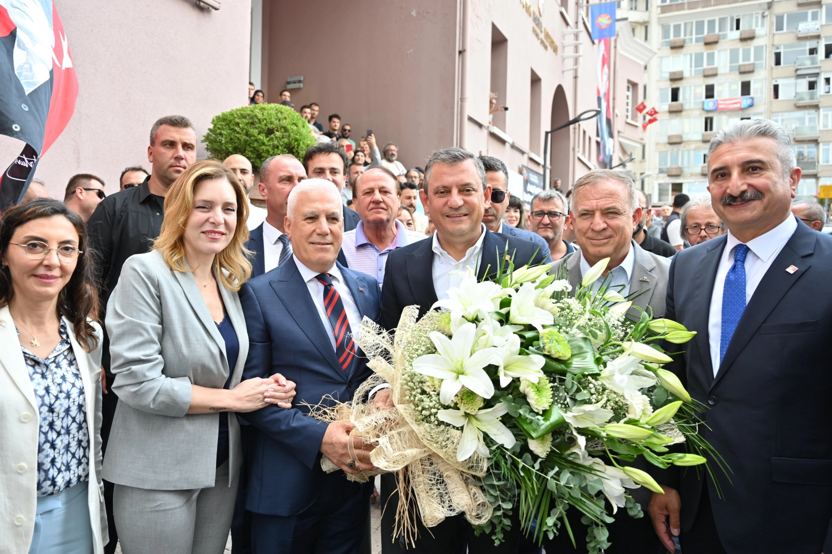 CHP Genel Başkanı Özel, “Bozbey, 100 güne çok önemli hizmetler sığdırdı” -