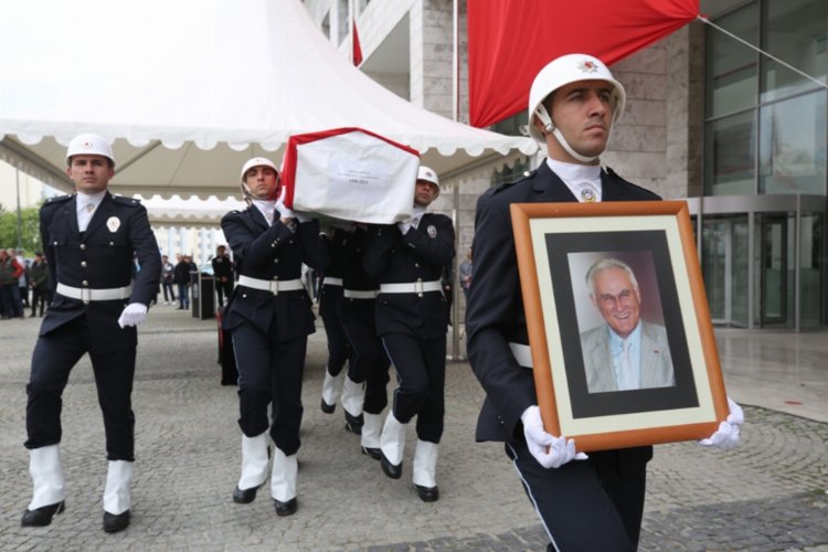 CHP'li eski vekil Abdullah Özer son yolculuğuna uğurlandı -