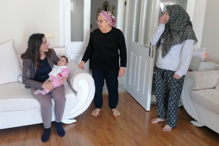 CHP'li Vekilin depremzede Azra bebek ile Mudanya'da duygusal buluşması -