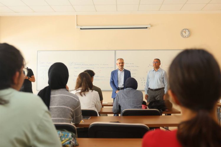 Çiftçi, sınava hazırlanan gençlerle GTÜ’de buluştu -