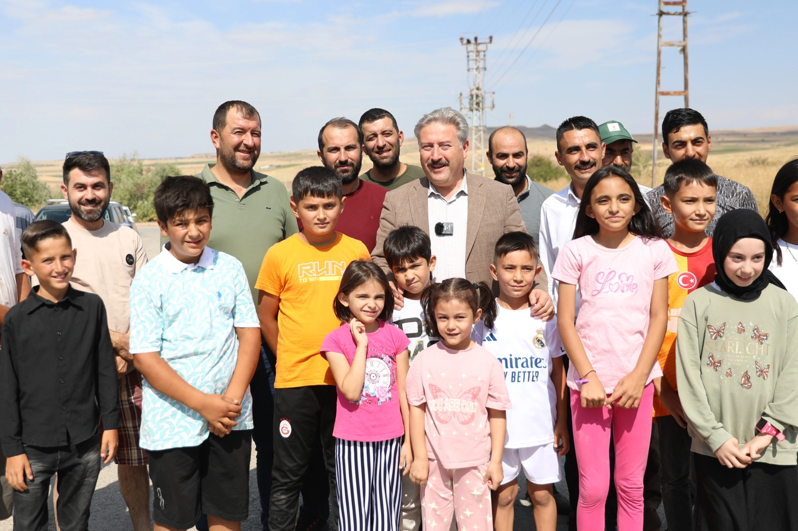 Çocuklar istedi, başkan amcaları isteklerini yerine getirdi -