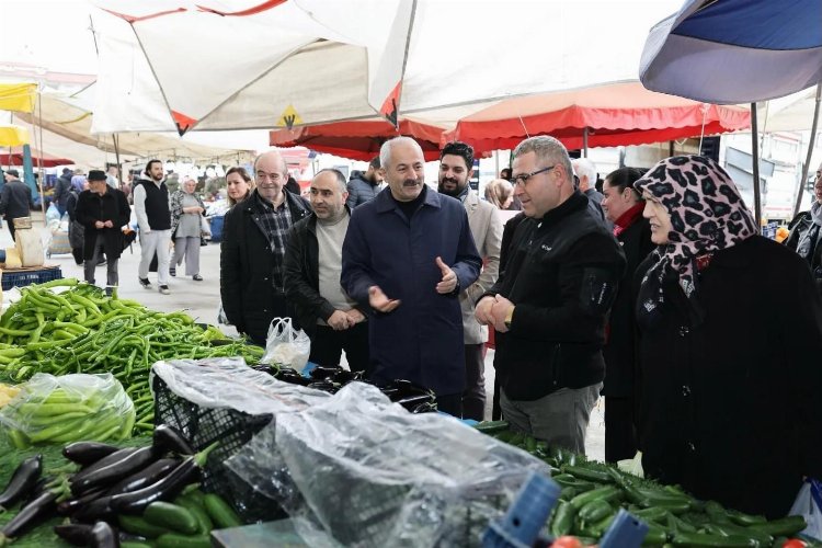 Cumhur İttifakı Adayı Büyükgöz’den pazar esnafına ziyaret -