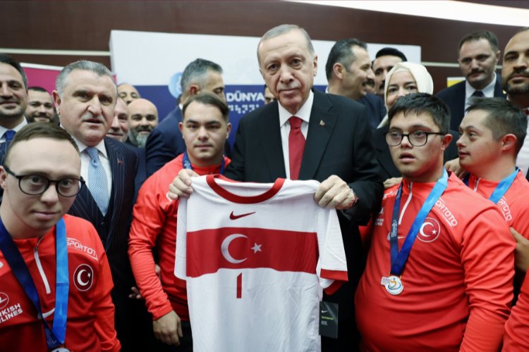 Cumhurbaşkanı Erdoğan Futsal Millî Takımı'nı kabul etti -