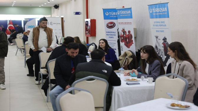 Darıca Belediyesi İstihdam Fuarı yoğun ilgi gördü