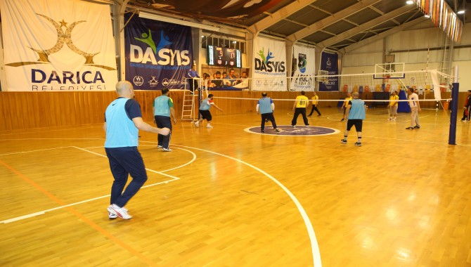 DARICA’DA VOLEYBOL HEYECANI BAŞLADI