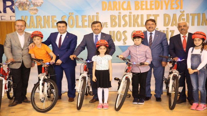 DARICALI ÖĞRENCİLER BİSİKLETLERİNE KAVUŞTU