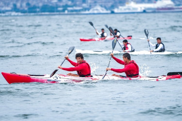 Deniz Kanosu Türkiye yarışları Kocaeli'ye renk getirdi -