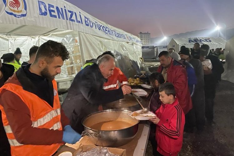 Denizli Büyükşehir’den Hatay’da gönül sofrası -