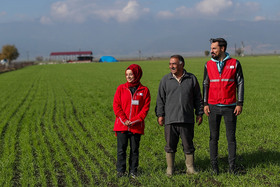 Depremden etkilenen çiftçilere Kızılay'dan 70.8 milyon destek -