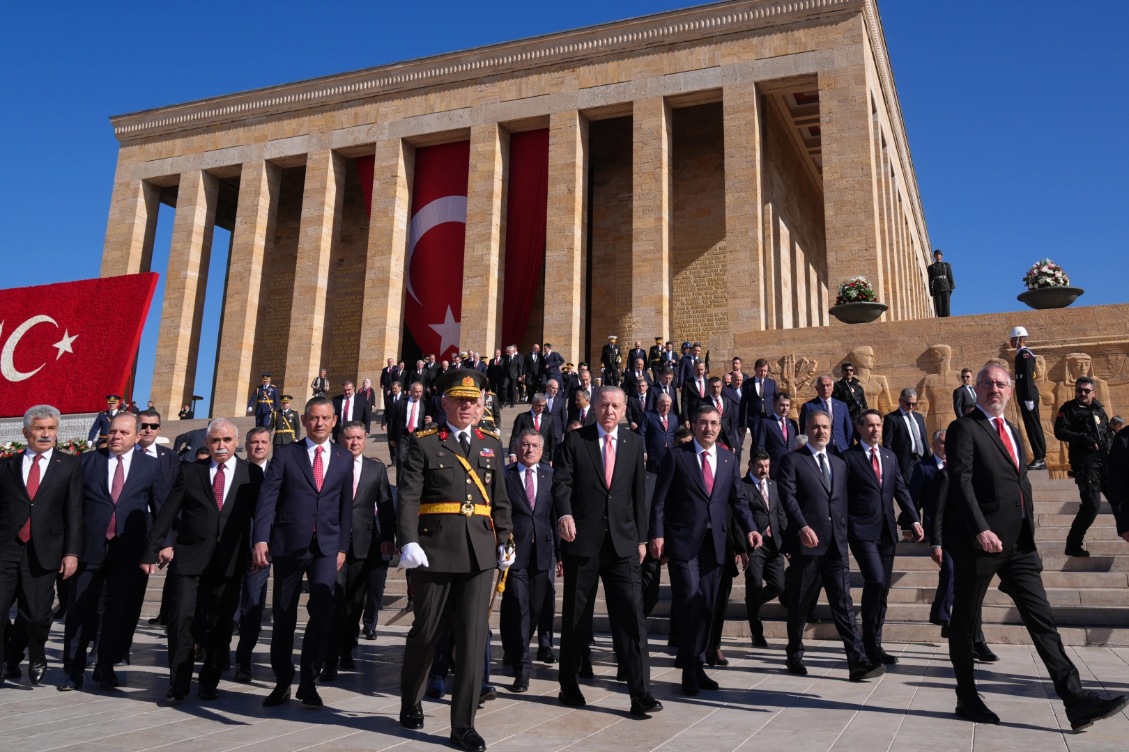 Devlet erkânı Anıtkabir’de -