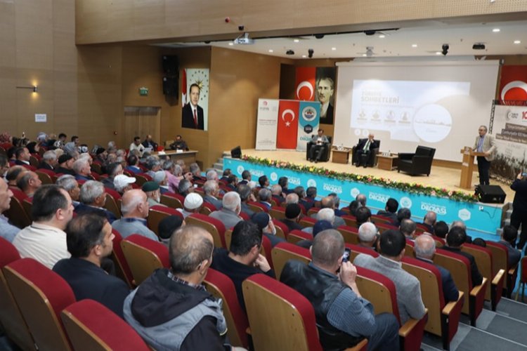 Dilovası'nda Cumhuriyetin 100. yılında yeni anayasa konferansı -