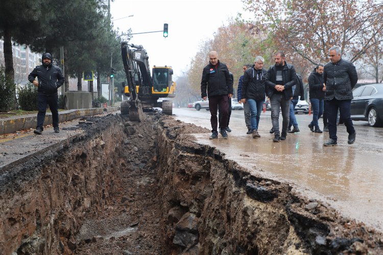 Diyarbakır Fırat Bulvarı'nda altyapı yenileniyor -