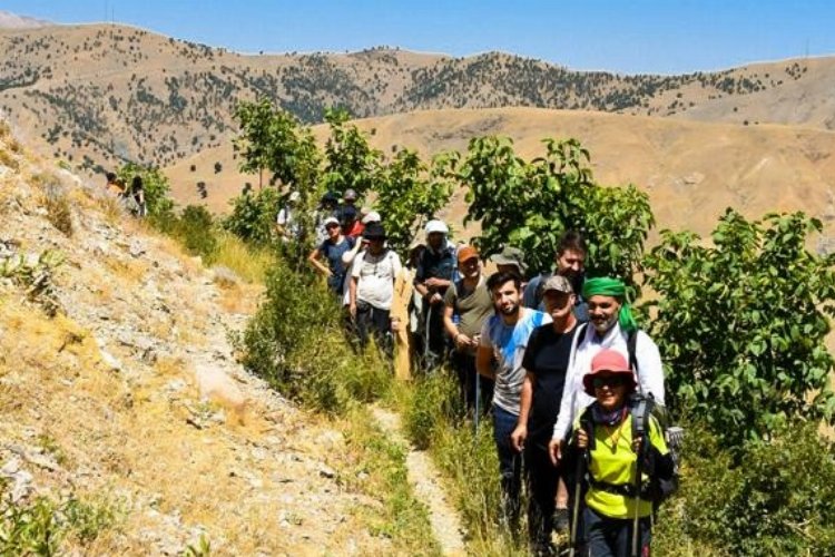 Doğaseverlerden Sason yaylasına yürüyüş -