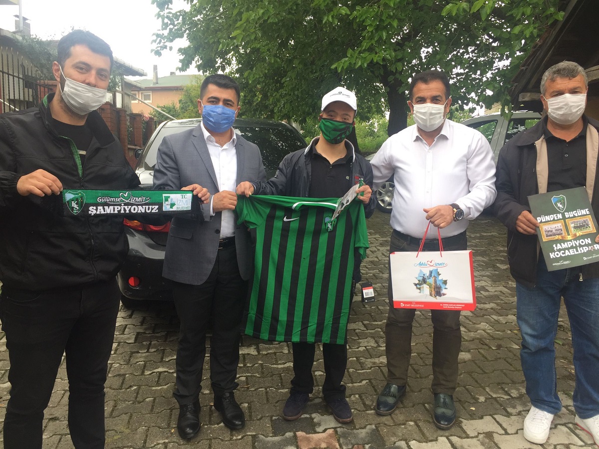 Down sendromlu gence Kocaelispor sürprizi