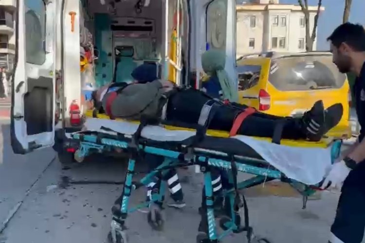 Düzce'de motorsikletle otomobil çarpıştı: 1 yaralı -