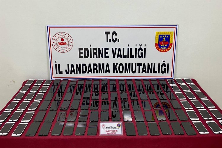 Edirne'de 280 Bin TL değerinde kaçak telefon ekranı ele geçirildi! -