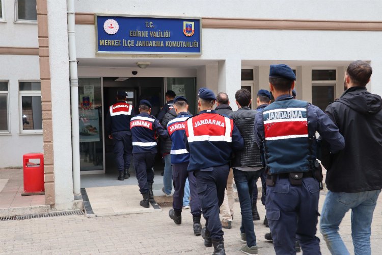 Edirne Jandarması bir haftada 131 aranan kişiyi yakaladı -