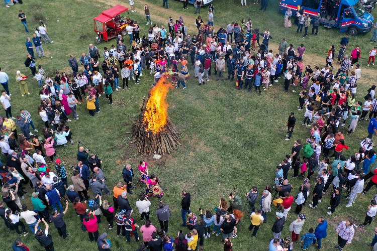 Edirne Keşan'da dallıkta eğlendi -