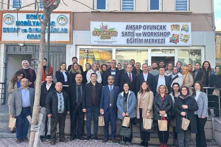 Eğitimcilerden ahşap oyuncak üretim merkezine ziyaret -