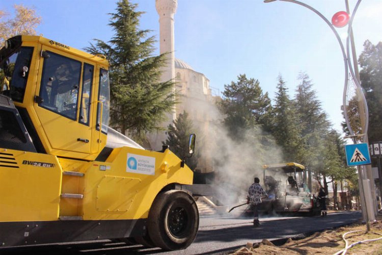 Elmalı Atatürk Caddesi’ne sıcak asfalt -