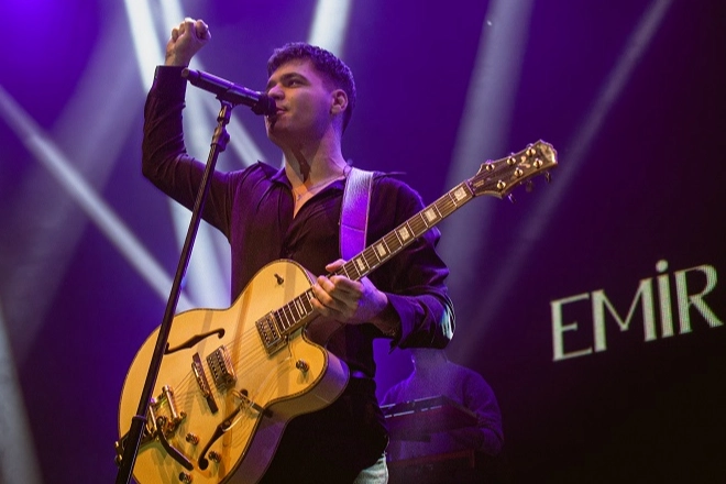 Emir Can İğrek'ten 'alternatif pop' yorumu -