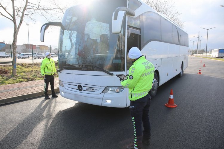 Emniyet'ten 'şehirlerarası' denetimlerde 123 araç men edildi -