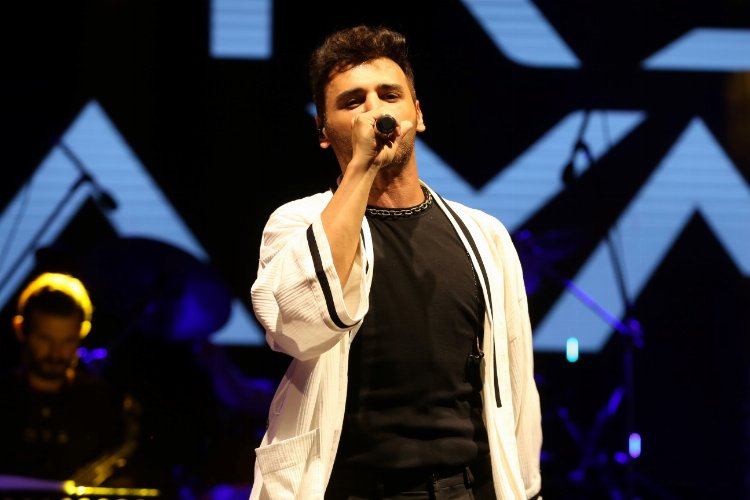 Emre Kaya, Balık Festivali'nde sahne aldı -